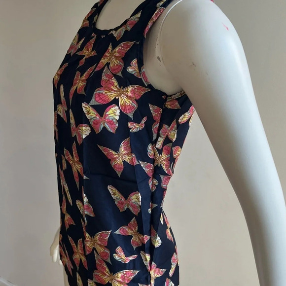 Sleeveless Dark Blue Butterfly Print Top Tank Size L ( Run Small) NWOT - Picture 2 of 6